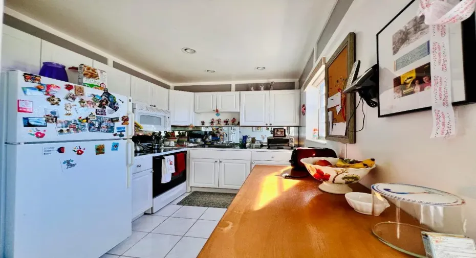 Lovely In 55+ Century Village