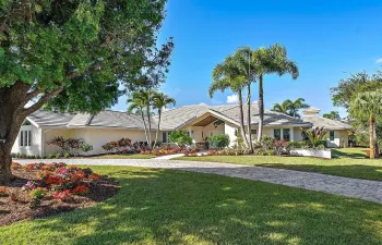 2500 NW Hollyberry Ln-57