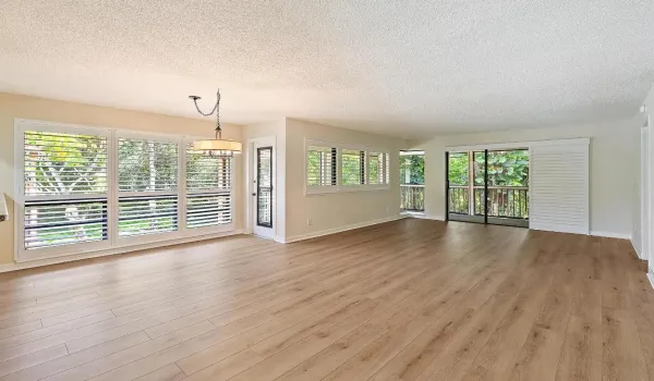 227 Brackenwood Terr -25