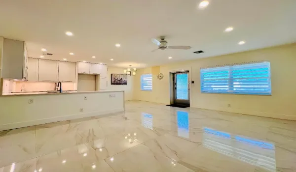 STUNNING IN 55+ CENTURY VILLAGE