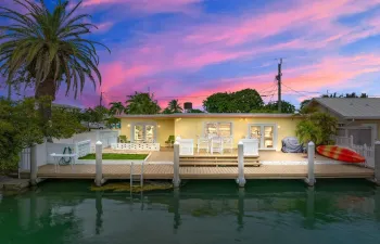 11725 3rd Ave Marathon