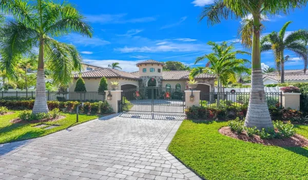 Photo​​‌​​​​‌​​‌‌​‌‌​​​‌‌​‌​‌​‌​​​‌​​ 1