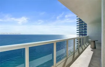 Penthouse Beachclub Tower 3
