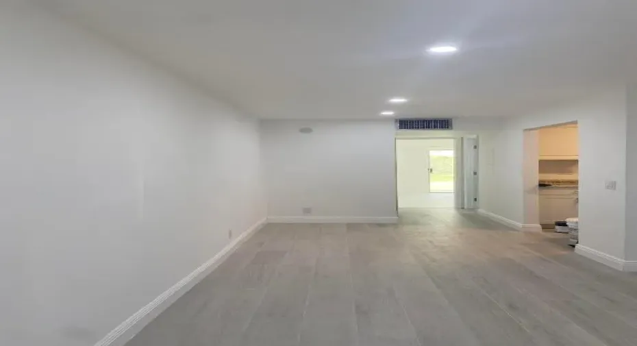 E1CB82A7-0D35-405C-87E0-98F788FE8D3E