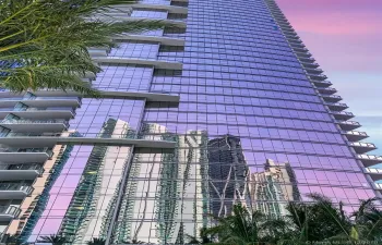 PARAMOUNT MIAMI WORLD CENTER - HAS THE MOST AMENITIES COMPARED TO ANY BUILDING IN MIAMI . NEW ! BE THE FIRST ONE TO LIVE HERE!