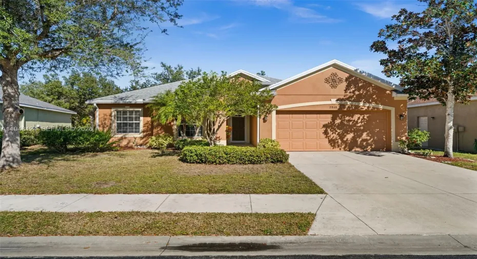 Welcome to 2868 Suncoast Lakes Blvd!