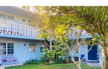 8 unit apartment building, apt is located on 2 floor.