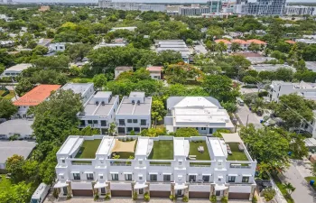 GATED COMMUNITY IN COCONUT GROVE