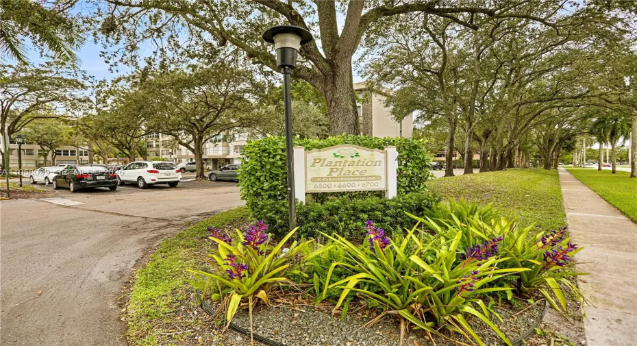 Just Listed for Sale Stunning unit in the heart of Plantation by Andrea Guzman