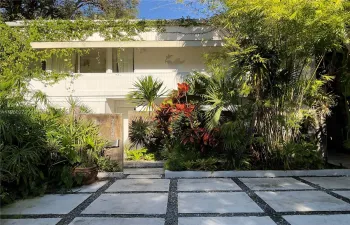 Driveway fits up to 4 cars