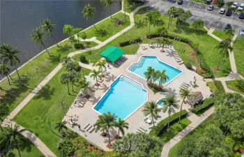 PH stunning 20th floor views from balcony