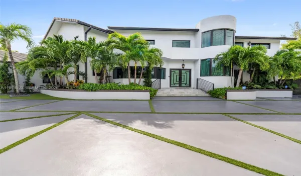 Corner lot
Pool & Spa
2 Car Garage 
Remodeled 2024