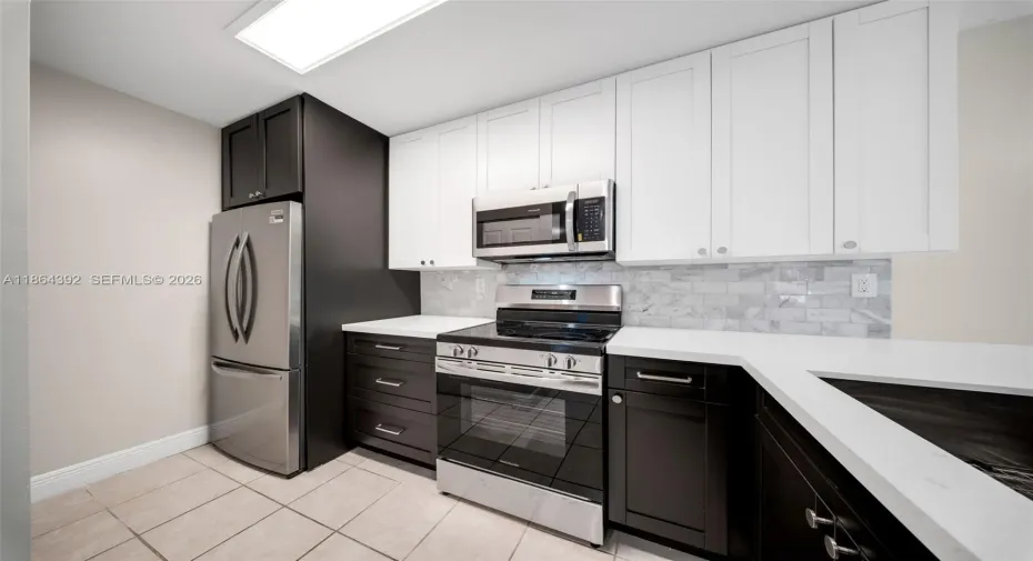 Brand New Kitchen Cabinets & Appliances