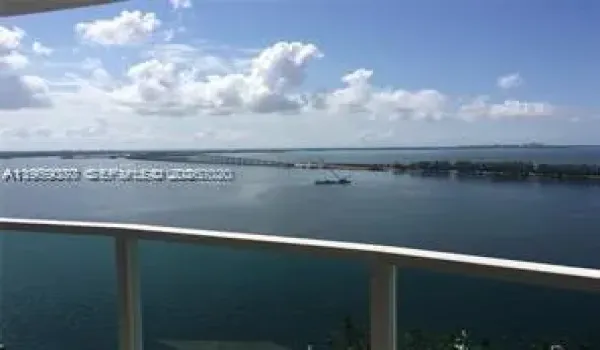 Direct bayfront views!