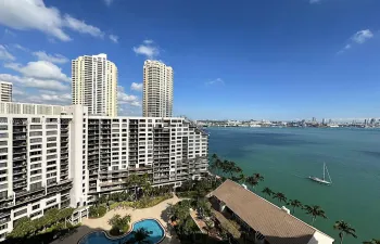 High Floor residence offers spectacular views of Biscayne Bay