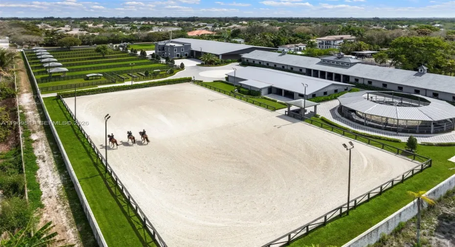 World-Class Show Barn!
