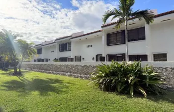Front property 1990 Brickell Ave