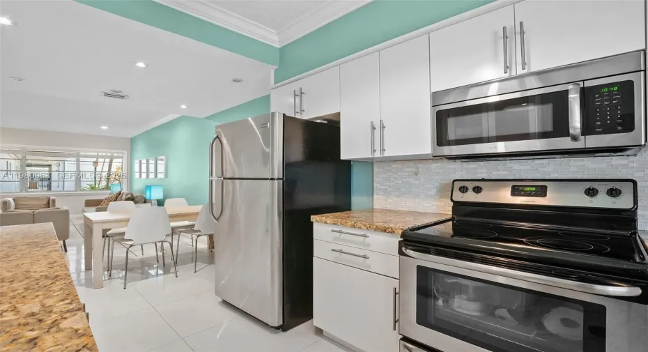 Unit is unfurnished. The furniture seen on pictures are from a previous tenant