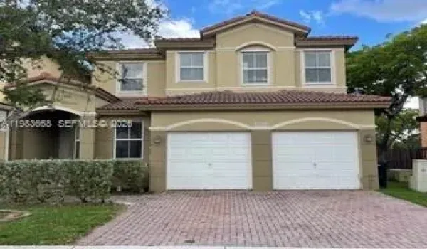 8683 NW 109 Ct
