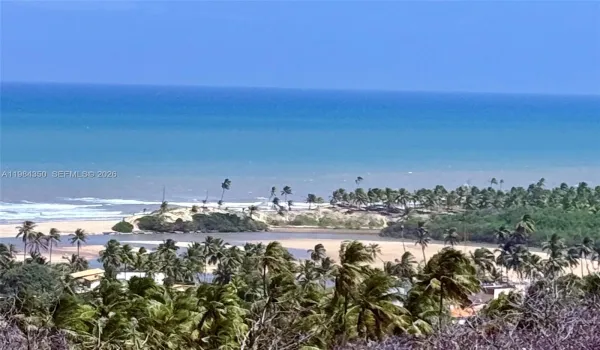 Post card of the region! PONTAL BARRA DO ITARIRI (we own it, but can't built on the this tip of the pennisula.)