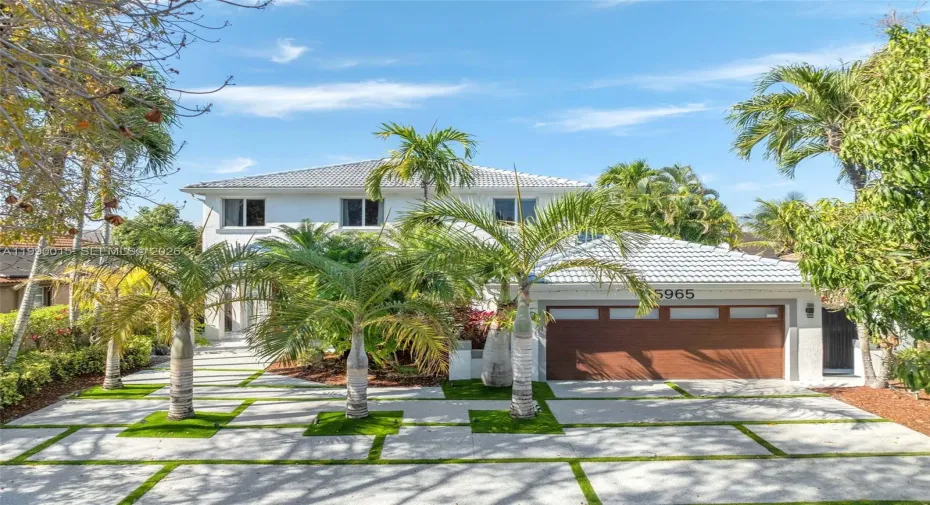 Beautiful, better than new home!