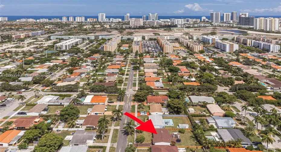Prime Location! Very close proximity to the Beach and the Shopping Plazas.