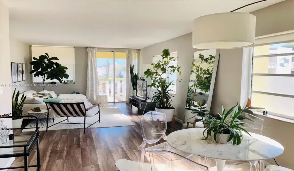 Very bright main room as it's a corner unit