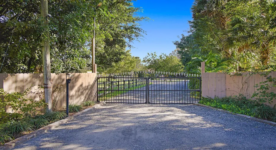 Perfect equestrian facility with lots of room to grow