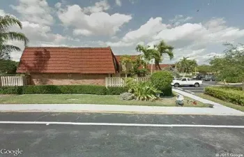 Corner Unit Close to Pool