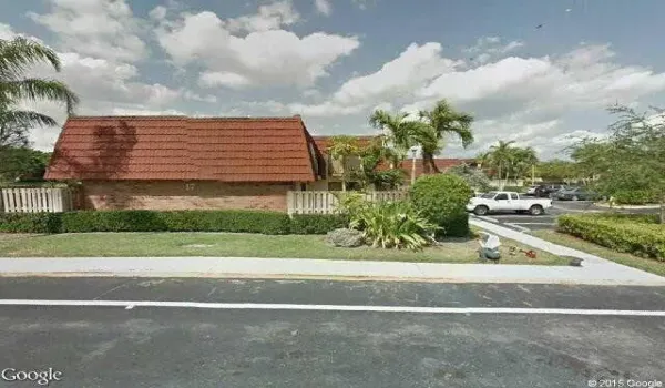 Corner Unit Close to Pool