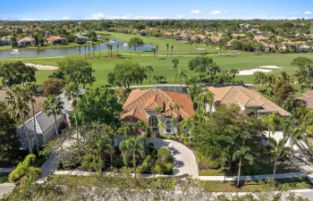 8988 Lakes Blvd.