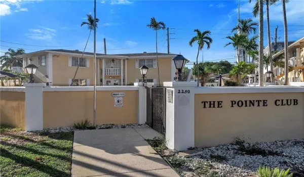 IPG, The Point Club & pool