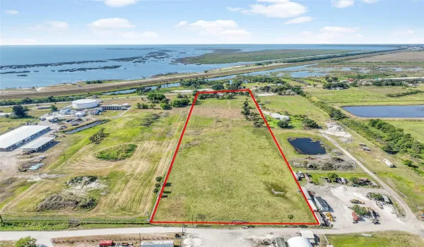 Across the street from Lake Okeechobee Park