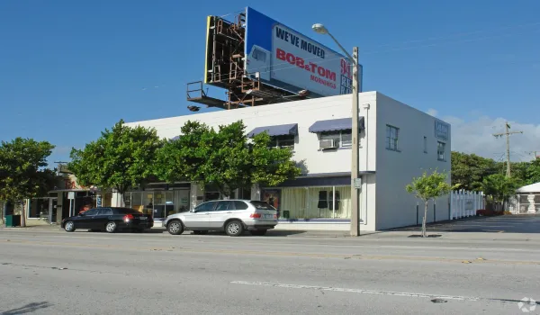 Two office suite with open area, small kitchen/break area in the heart of Antique Row  West Palm Beach. Ideal for interior designed, architect, bout