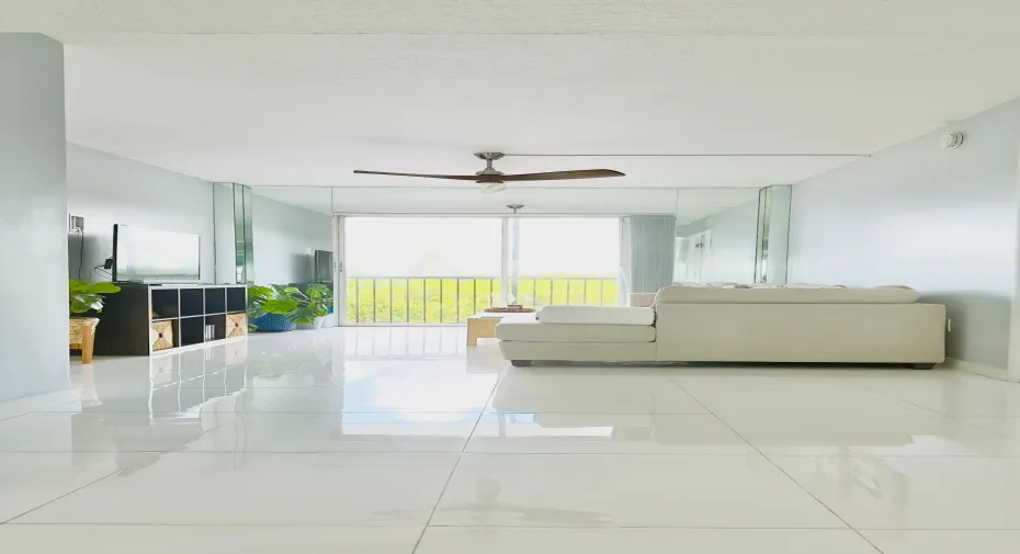 Spacious living area overlooking 4th floor viewing east