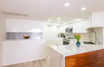 © Clark-2400 Presidential Way 801-013