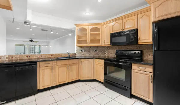6300 S Falls Cir Dr 213 Lauderhill, FL-1