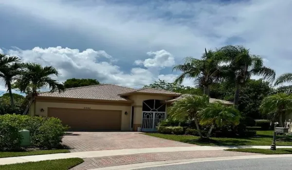 Beautiful Cul de Sac location welcomes you home!