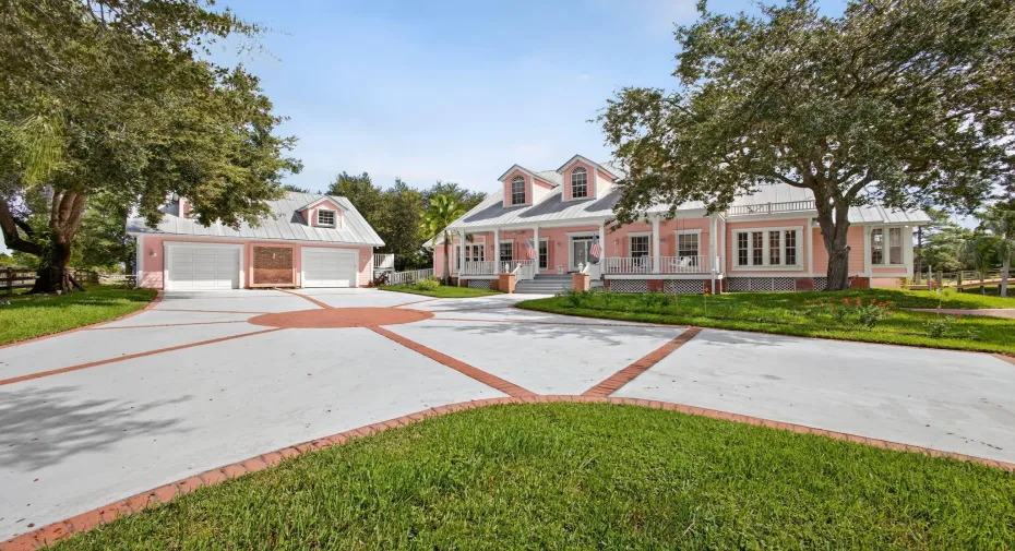 Front of Structure - Ample parking with this expansive driveway