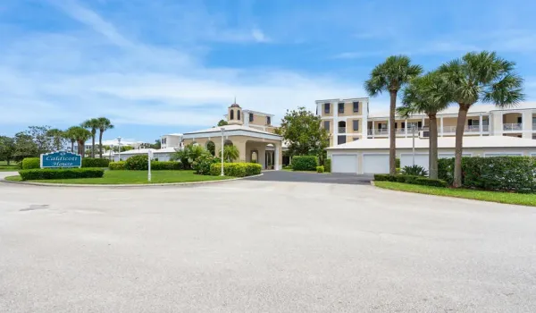 1510_Oak_Harbor_Blvd_-_303-224