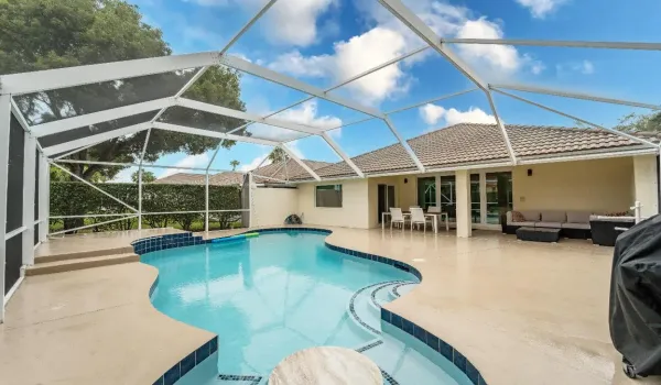 Screened pool