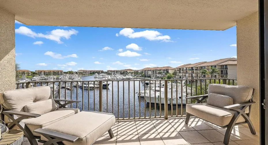 Daylight Marina Balcony View