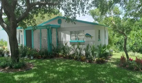 FRONT OF HOUSE