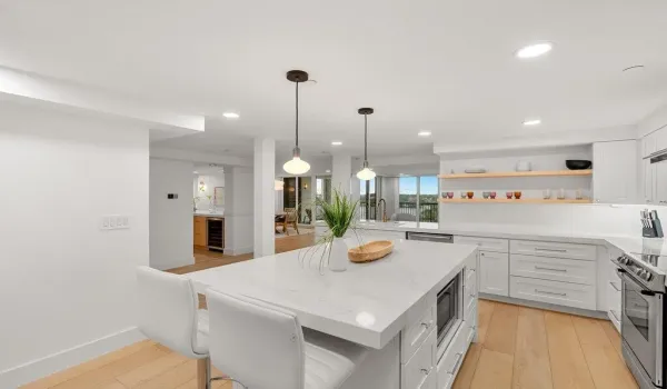 Beach Rd Condo-26.jpg-SMALL