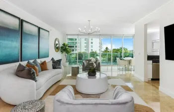 mls_LIVING_ROOM_STRAIGHT