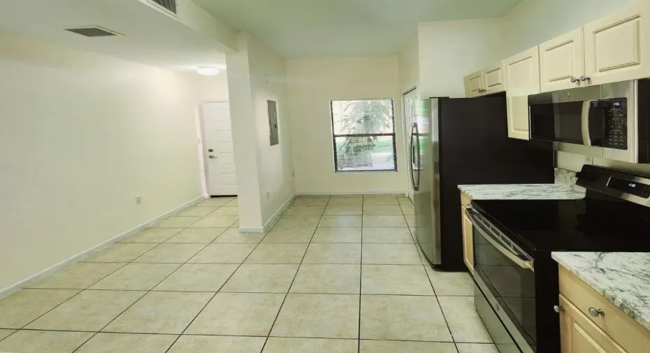 5961 Eat In Kitchen