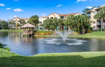 GORGEOUS LAKE VIEW