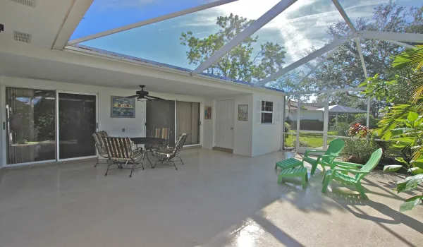 Huge Screened Patio