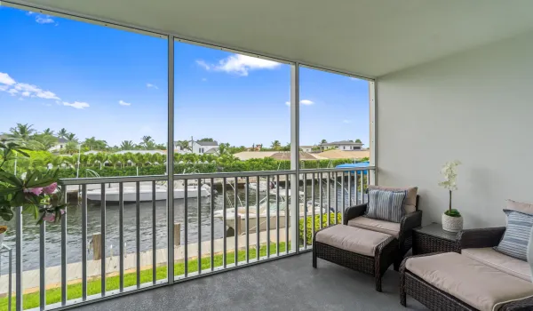 Loving the large Screened in Porch