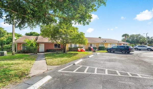 001-4627OrleansCourt-A-WestPalmBeach-FL-